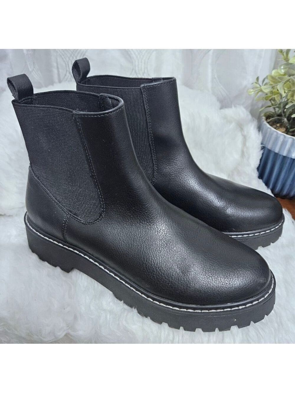 DOLCE VITA Lobera Black Faux Leather Ankle Boots Sz 8